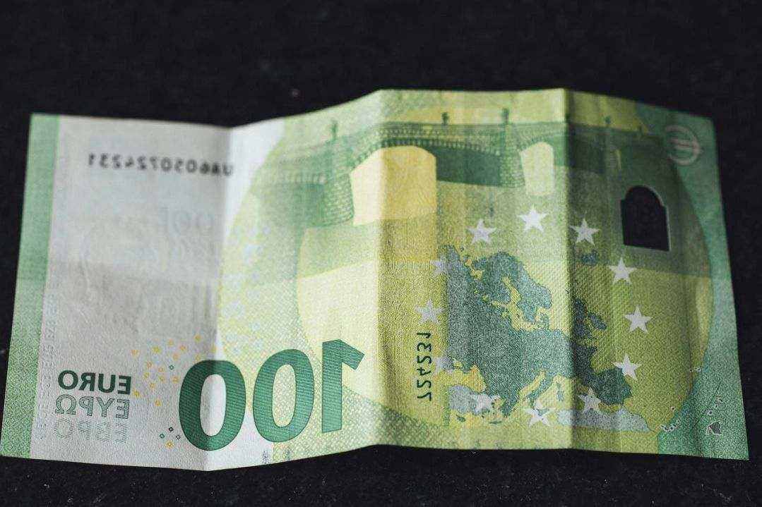 Konsultacija su finansų specialistu